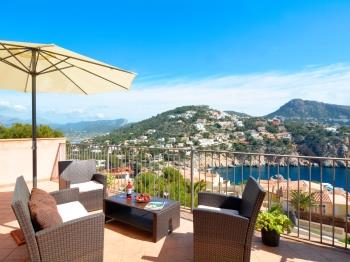Villa With Enchanting Sea Views And Pool. 7 Guests - Apartment in Andratx