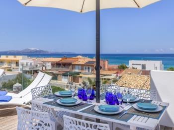Sunny Townhouse With Terrace in Mallorca - Apartment in Son Serra de Marina